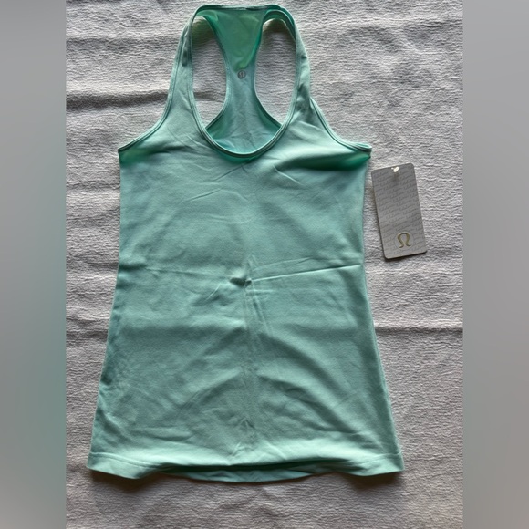 NWT Lululemon Women’s Aqua Cool Racerback Tank Top 8 - Picture 1 of 3